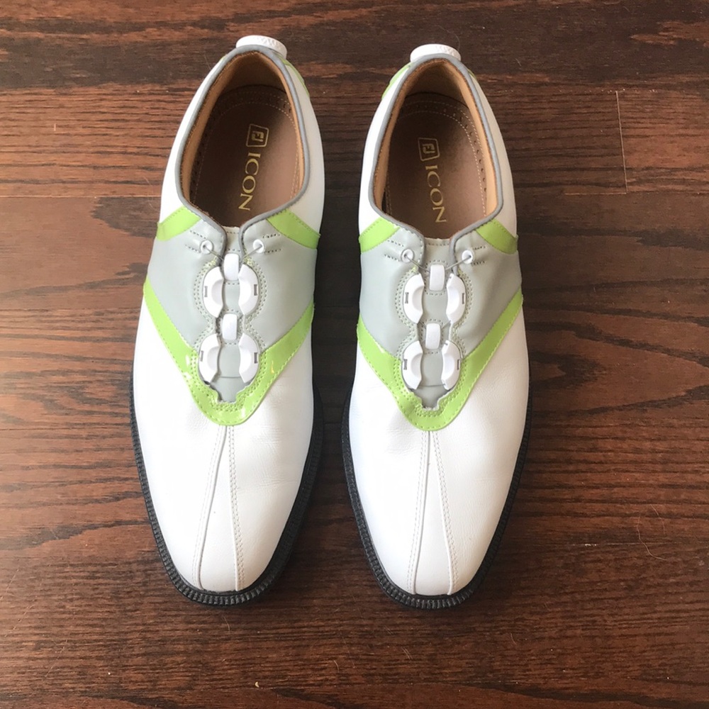 Footjoy I on my joys golf shoe with boa